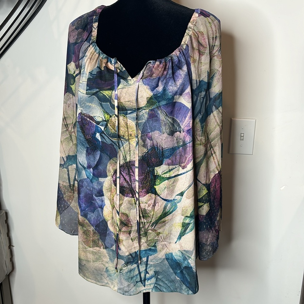 Beautiful Rhinestone Embellished Tan & Purple Flowy Floral Top - 1X